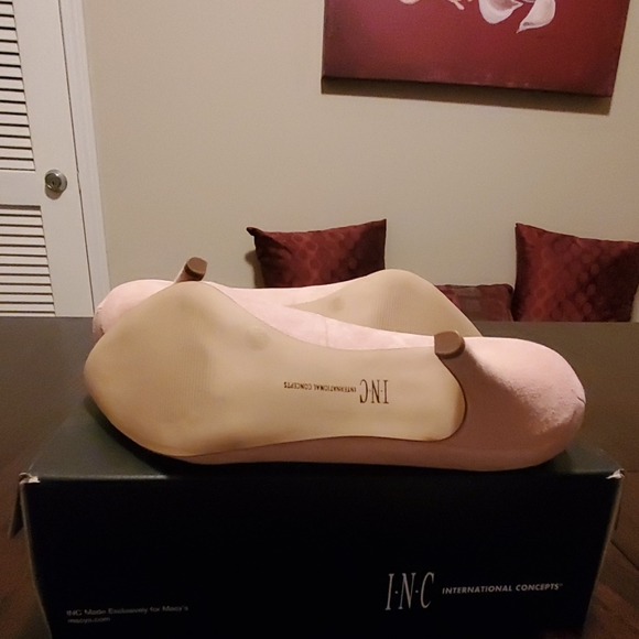COPY - NEW INC Suede Pumps - Picture 5 of 5